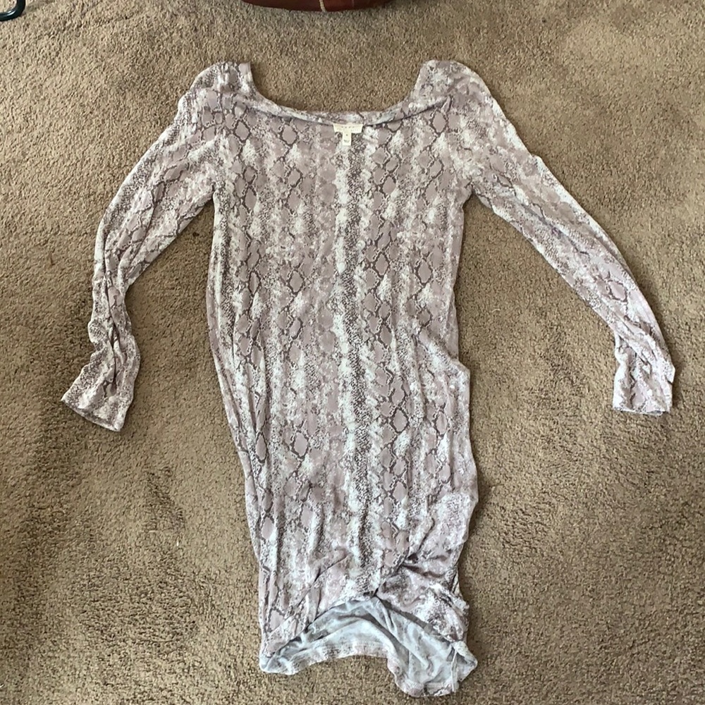 Soft joie snakeskin print rayon dress . Form fitting and so soft . Gently used